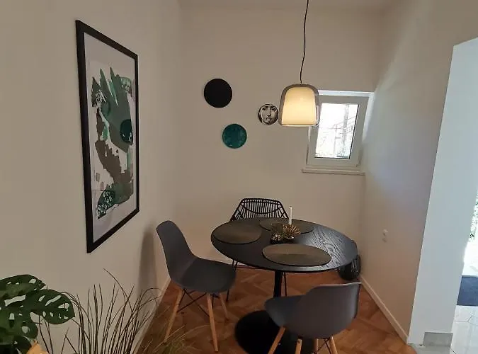 Monvi Apartman Póla